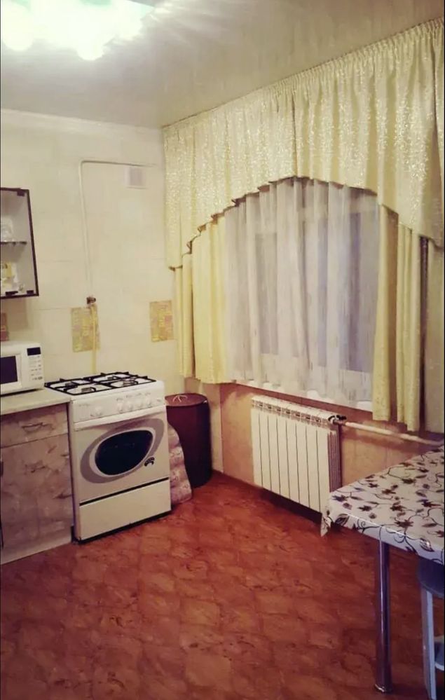 Сдам посуточно 1к.кв в 7мкр полностью мебелированную, чистую.