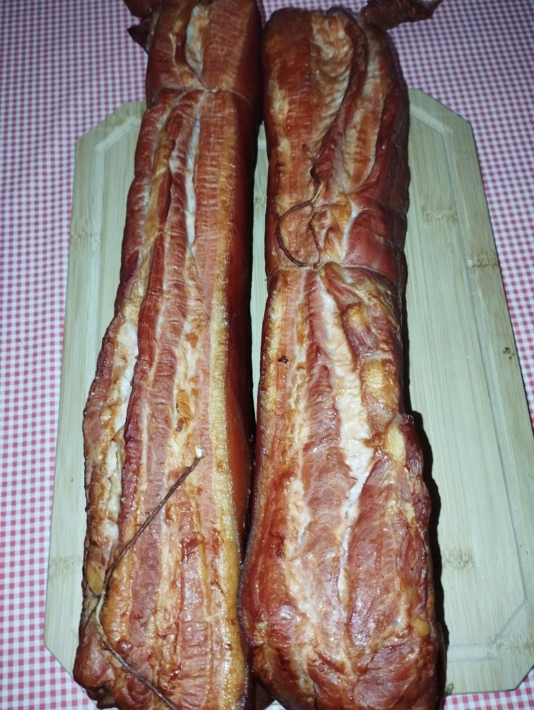 Мясные копчёные деликатесы карбонат,корейка.