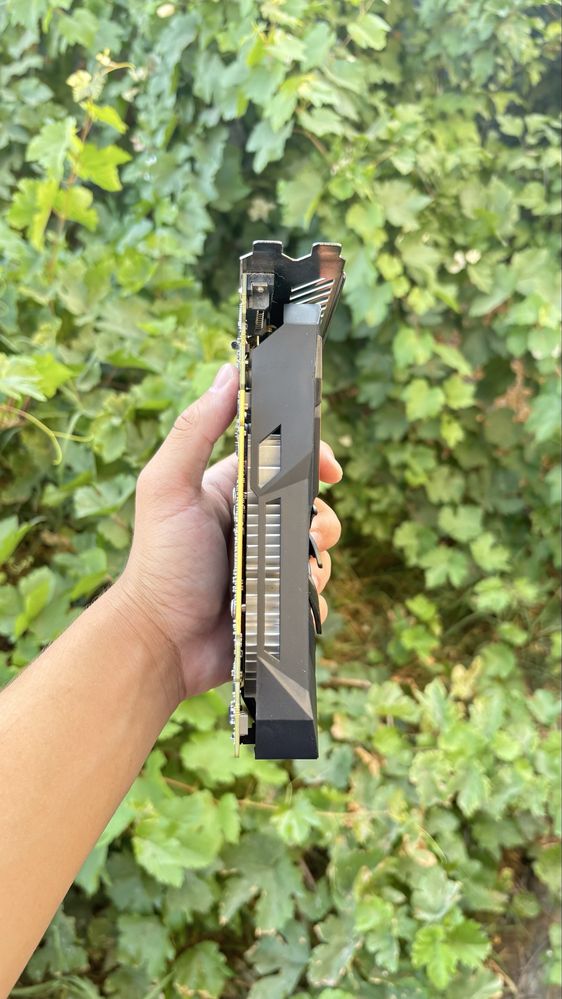Продам gtx1050 2g торг есть