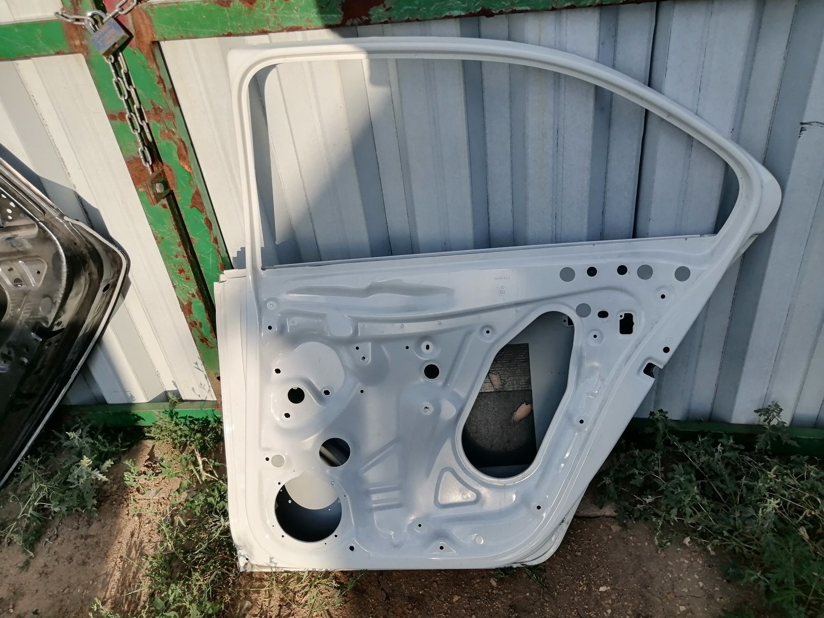 Дверь на поло 6 задняяправая дверь на volkswagen polo 6 rapid