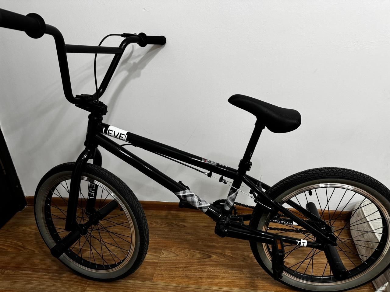 Продам BMX велосипед LEVEL от Tech Team