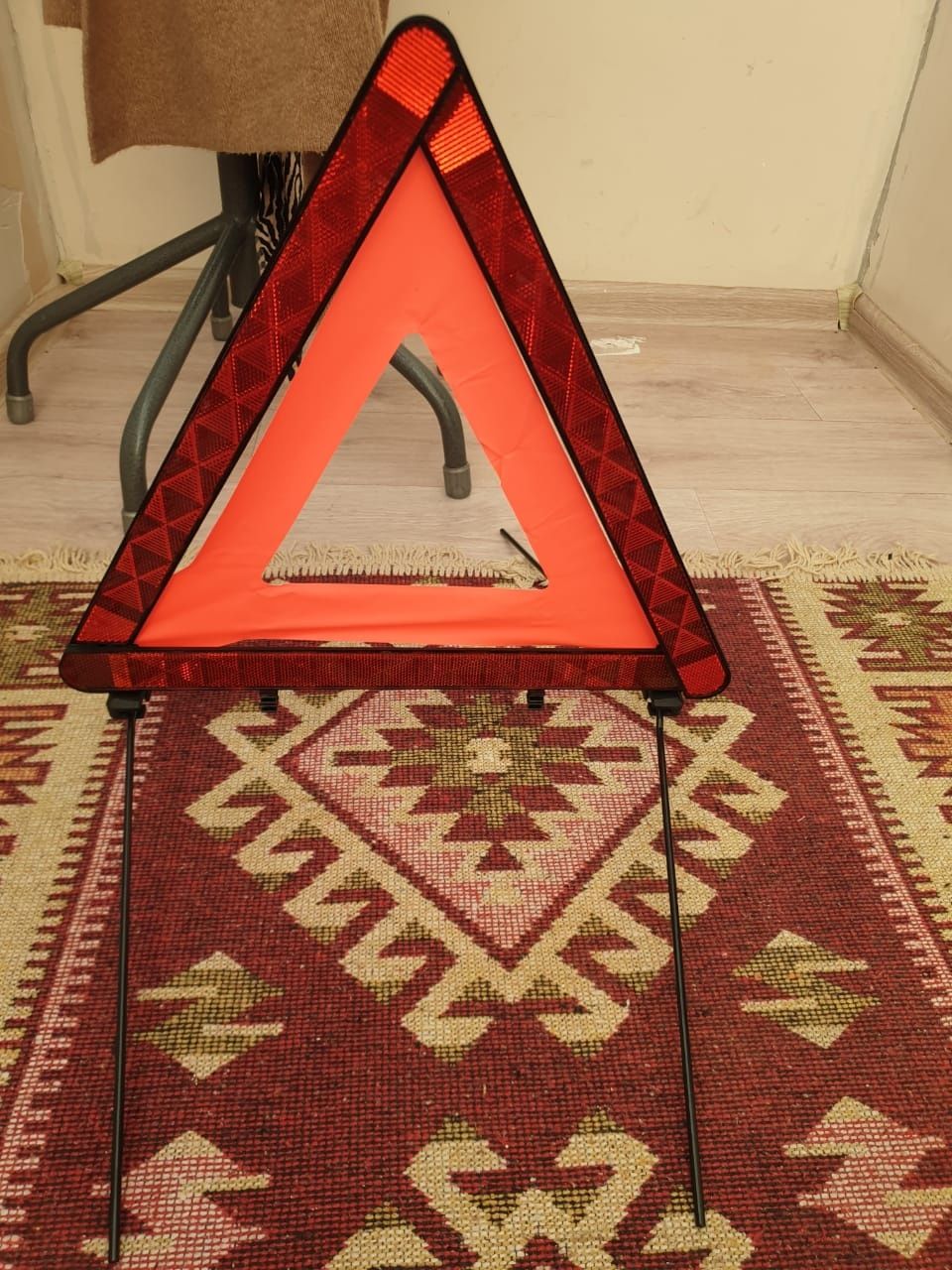 Продам аварийный знак