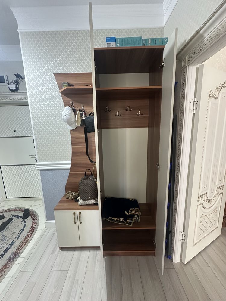 Шкаф для прихожей