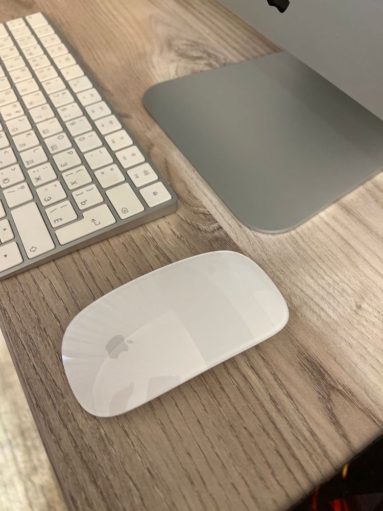 Imac APPLE 2019 года 21,5 дюйм