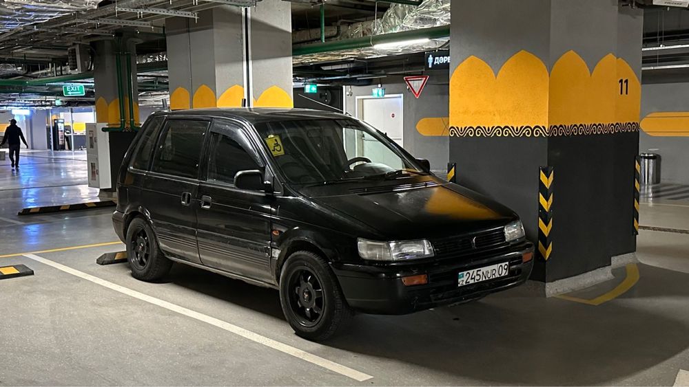 Продам mitsubishi space runner