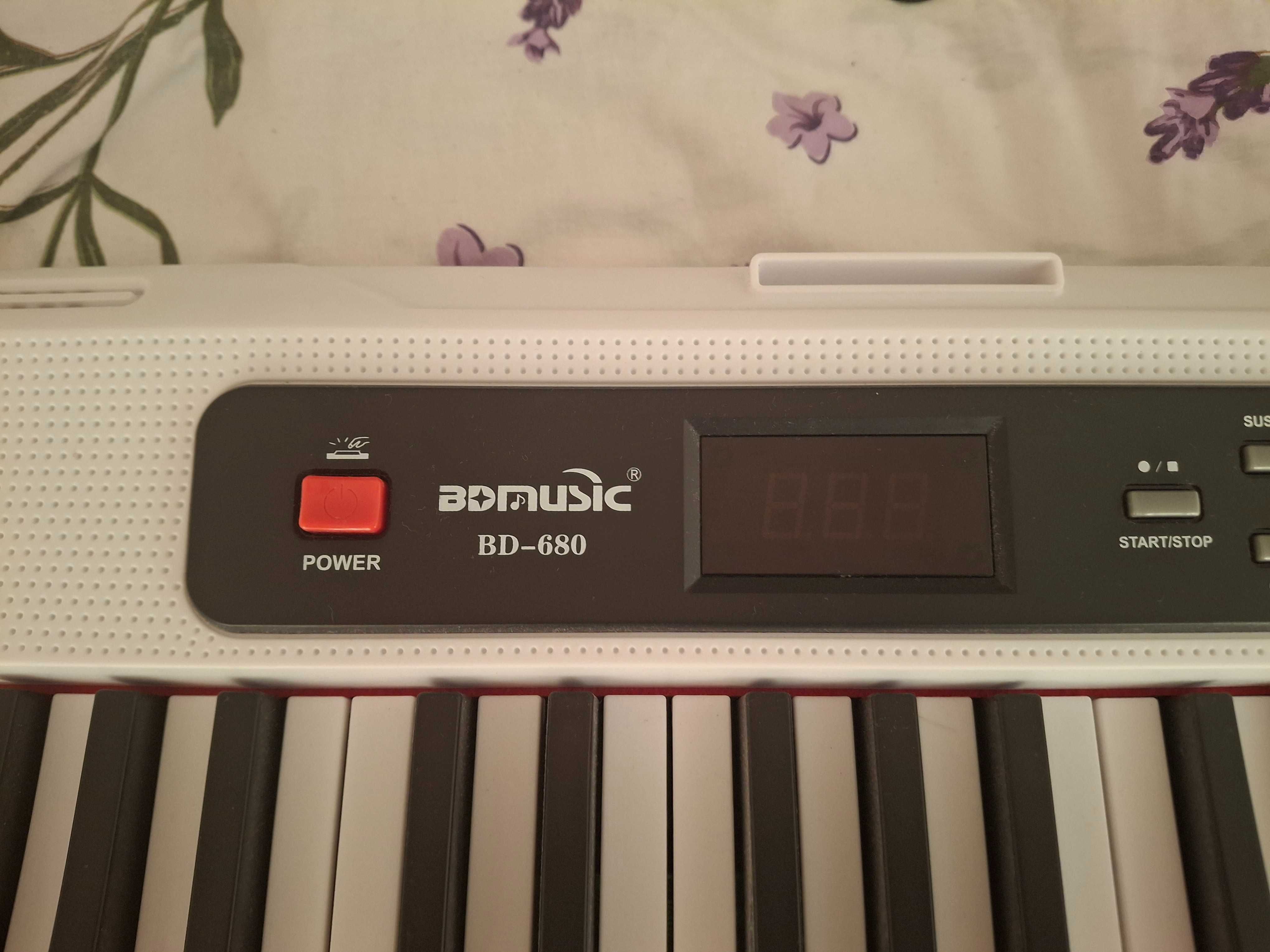 Синтезатор BD music 680 белый