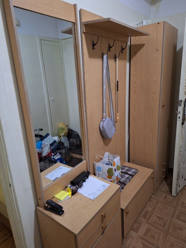 Шкаф в прихожую бу