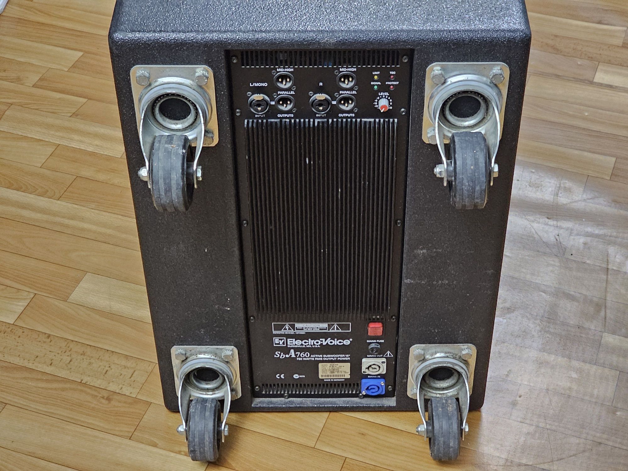 Активный сабвуфер ELECTRO-VOICE SBA760