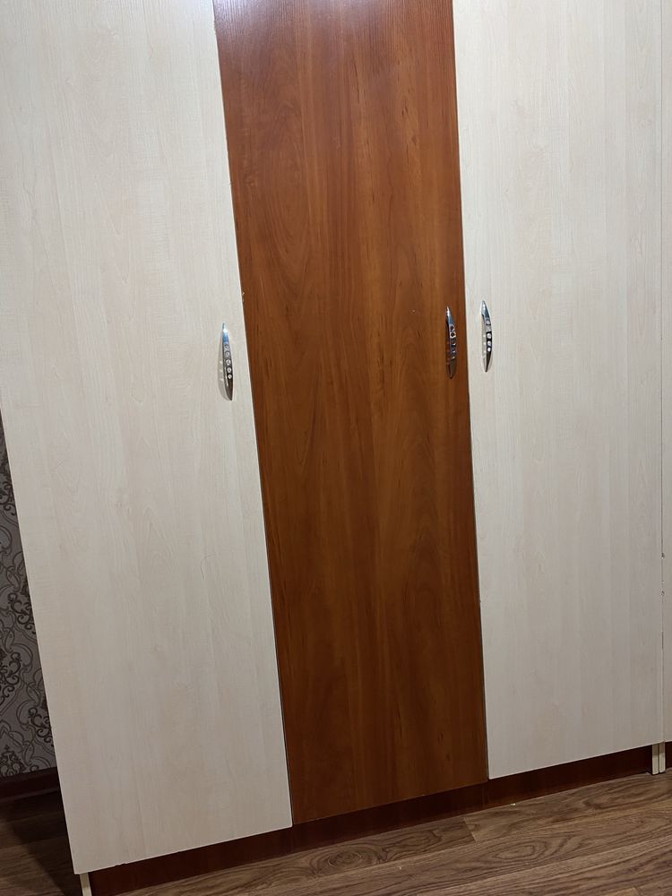 Шифонер шкаф в хорошем состояний