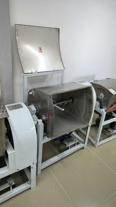 Тестомес универсальный 25 кг бункерный Әмбебап араластырғыш