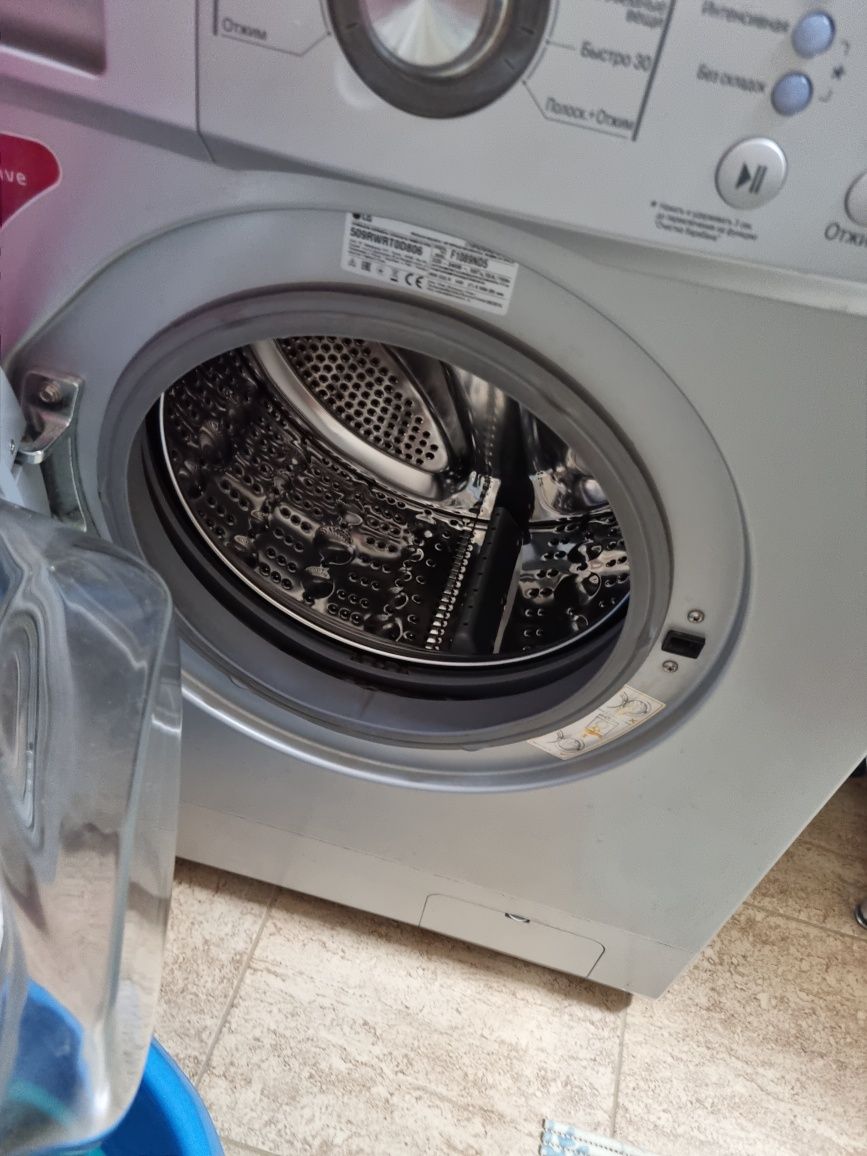 Продам стиральную машину Lg 6кг