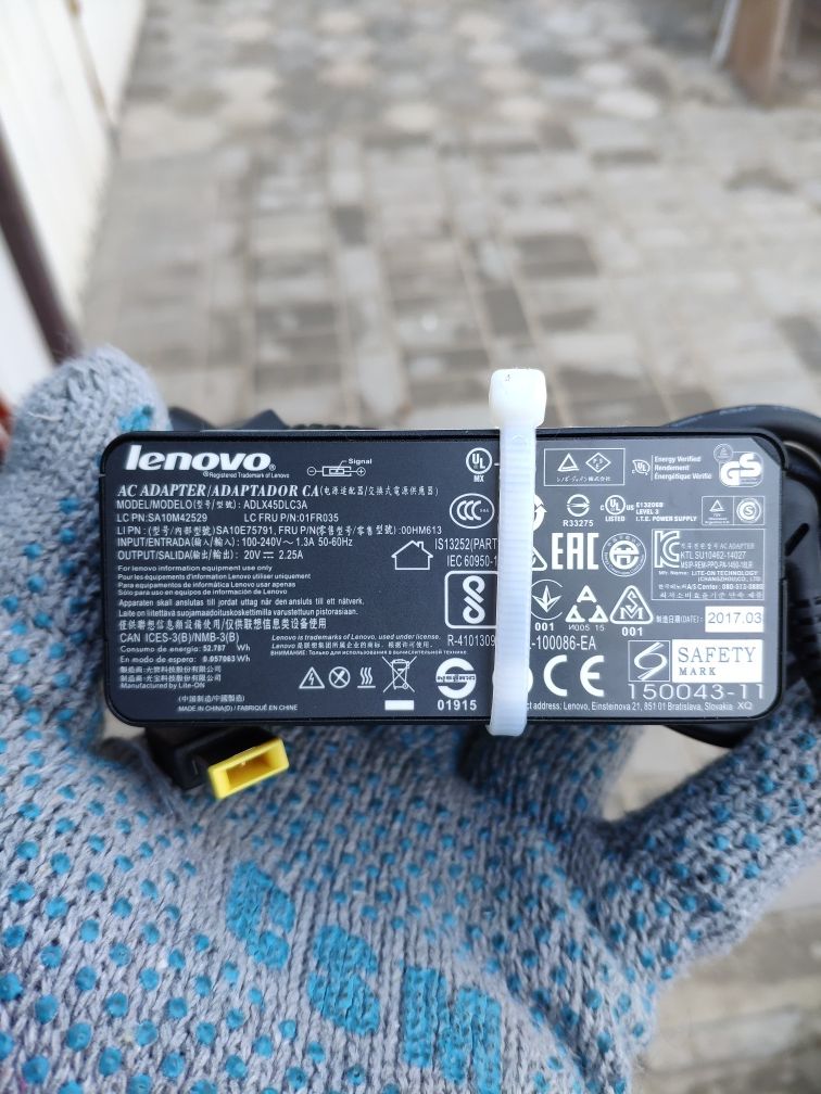 Блок питания для ноутбука Lenovo. Зарядное устройство. Зарядка.