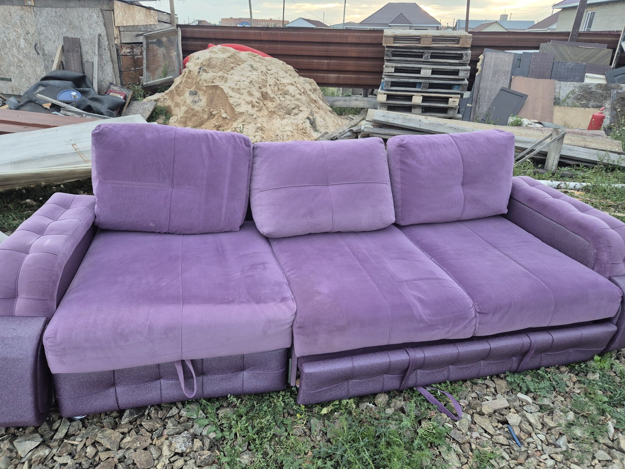 Продам 2 дивана в хорошем состоянии