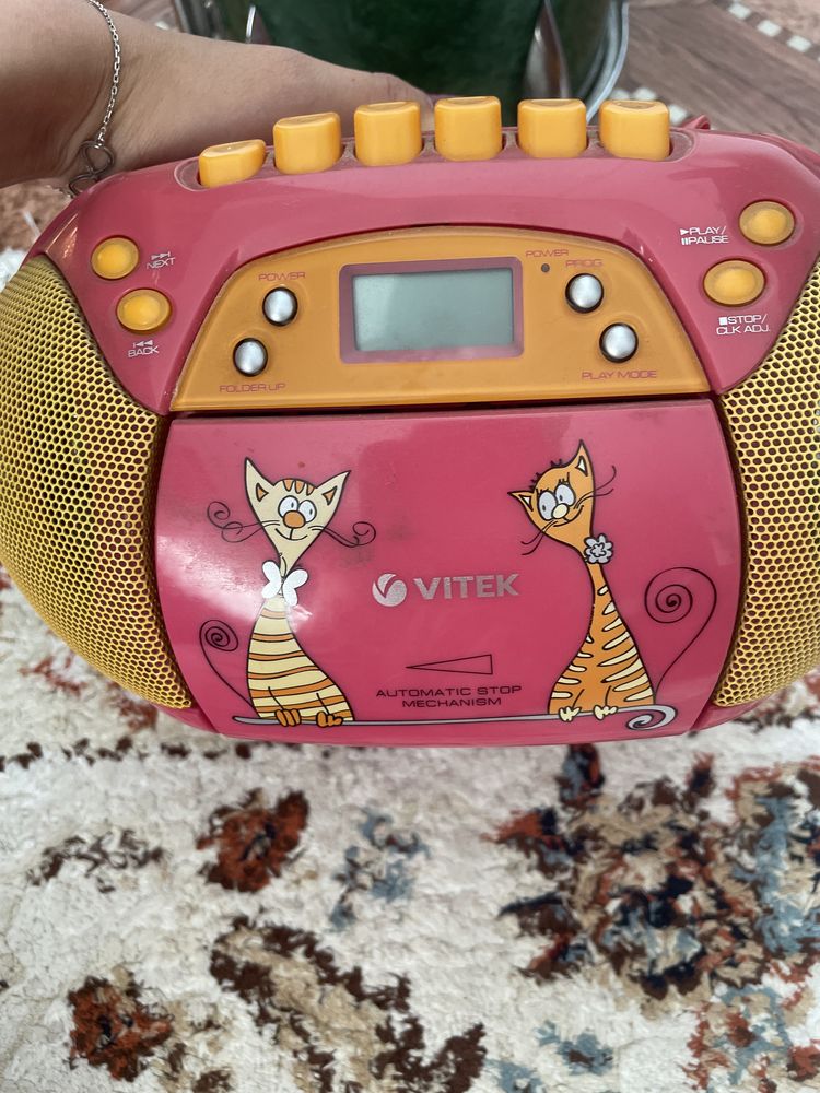 Продам не рабочую Магнитолу VITEK VT-3459
