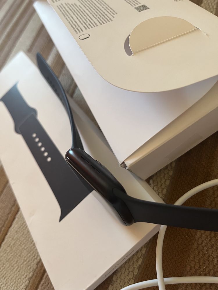 Apple watch 44 2025 NEW  (se 2nd, gps)