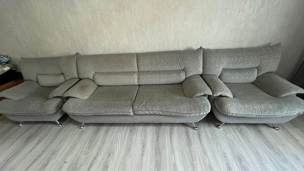 Диван с креслами