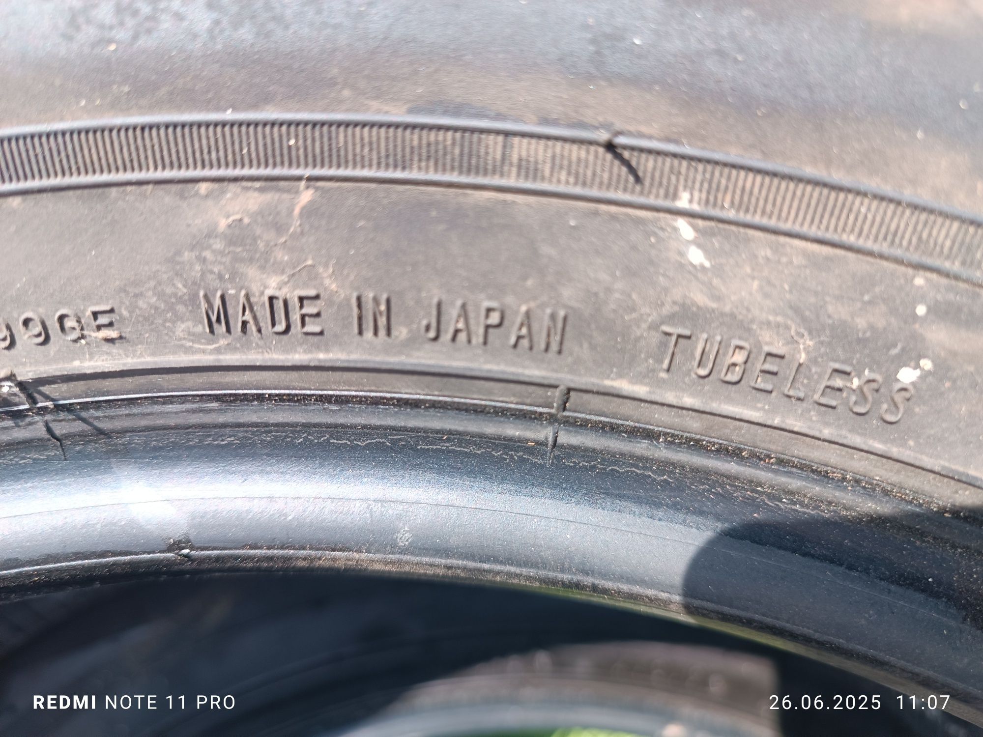 Продам комплект шин dunlop 215/65\16 в новом состоянии Япония