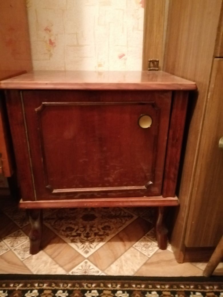 Трюмо советское с зеркалами, шкафы, сервант