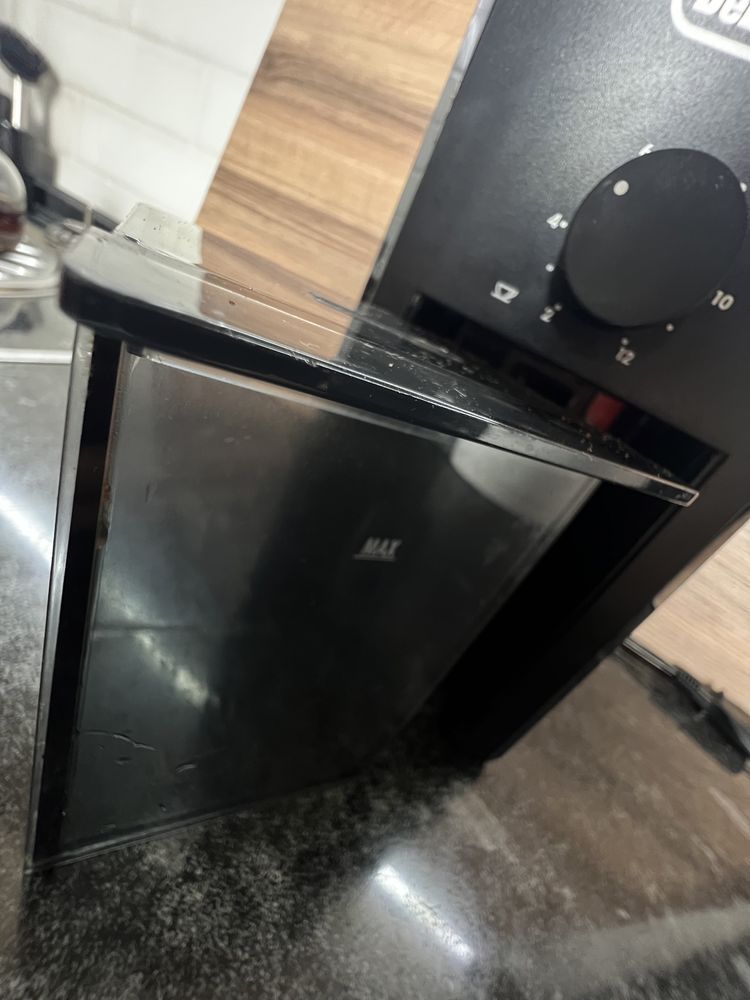 Кофемолка Delonghi