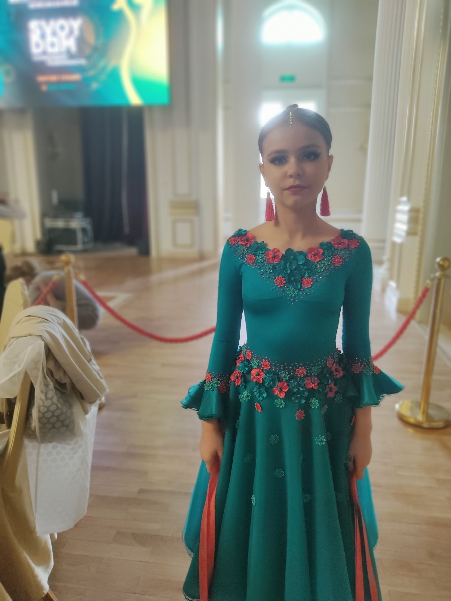 Платье для бальных танцев юниоры-1 стандарт