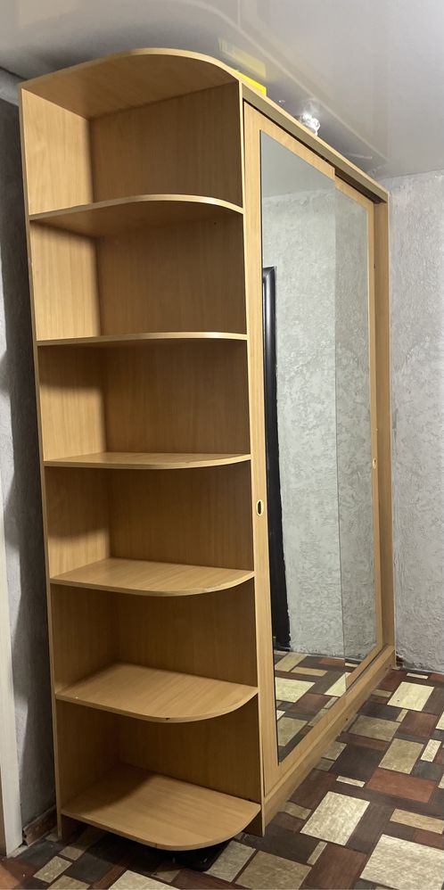Шкаф купю в хорошем состоянии