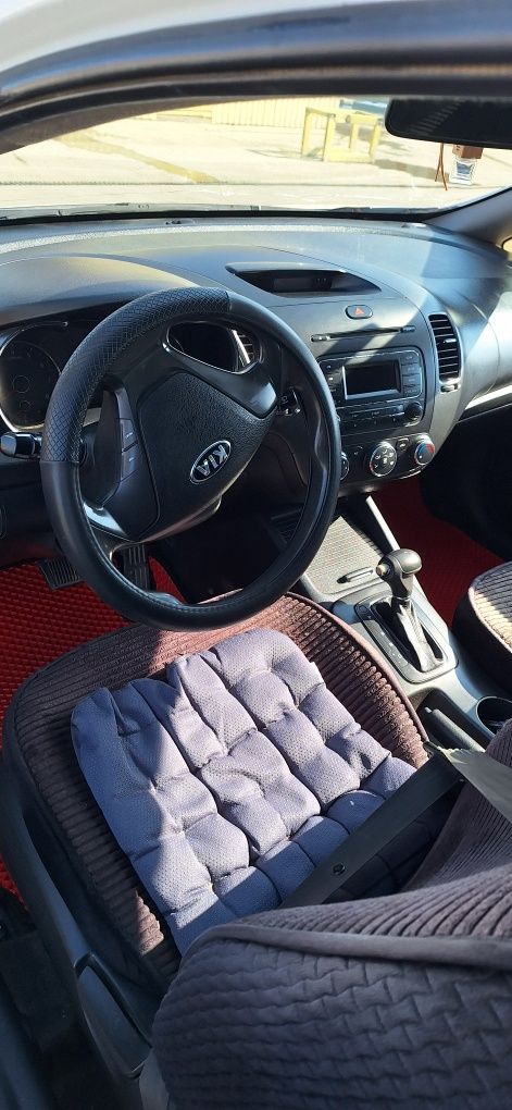 Продам машину Киа Cerato 2014г