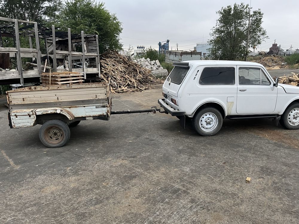 Продам ниву с прицепом