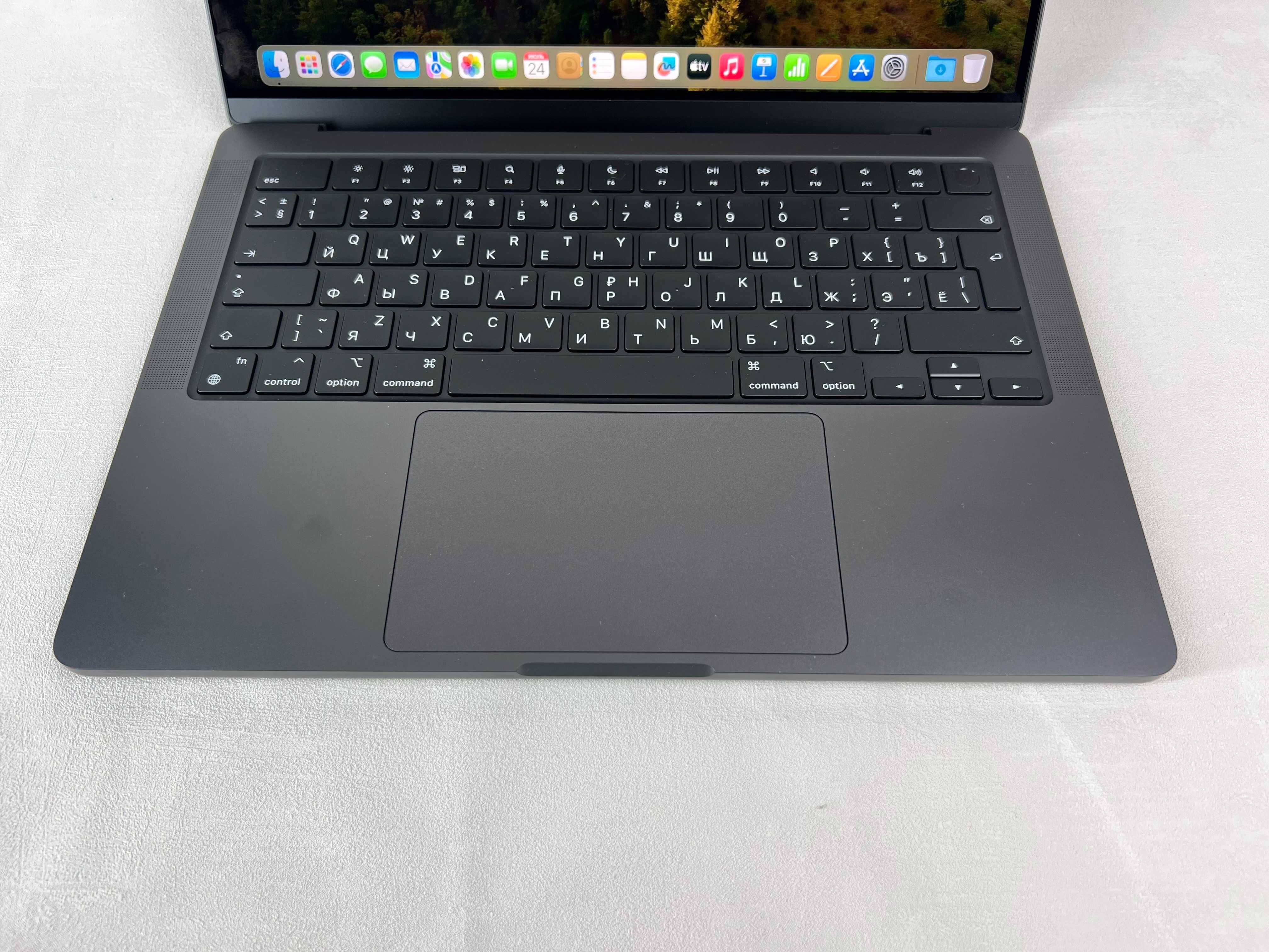 Продам в идеале MacBook PRO M3 дисплей 14, аккум: 100%