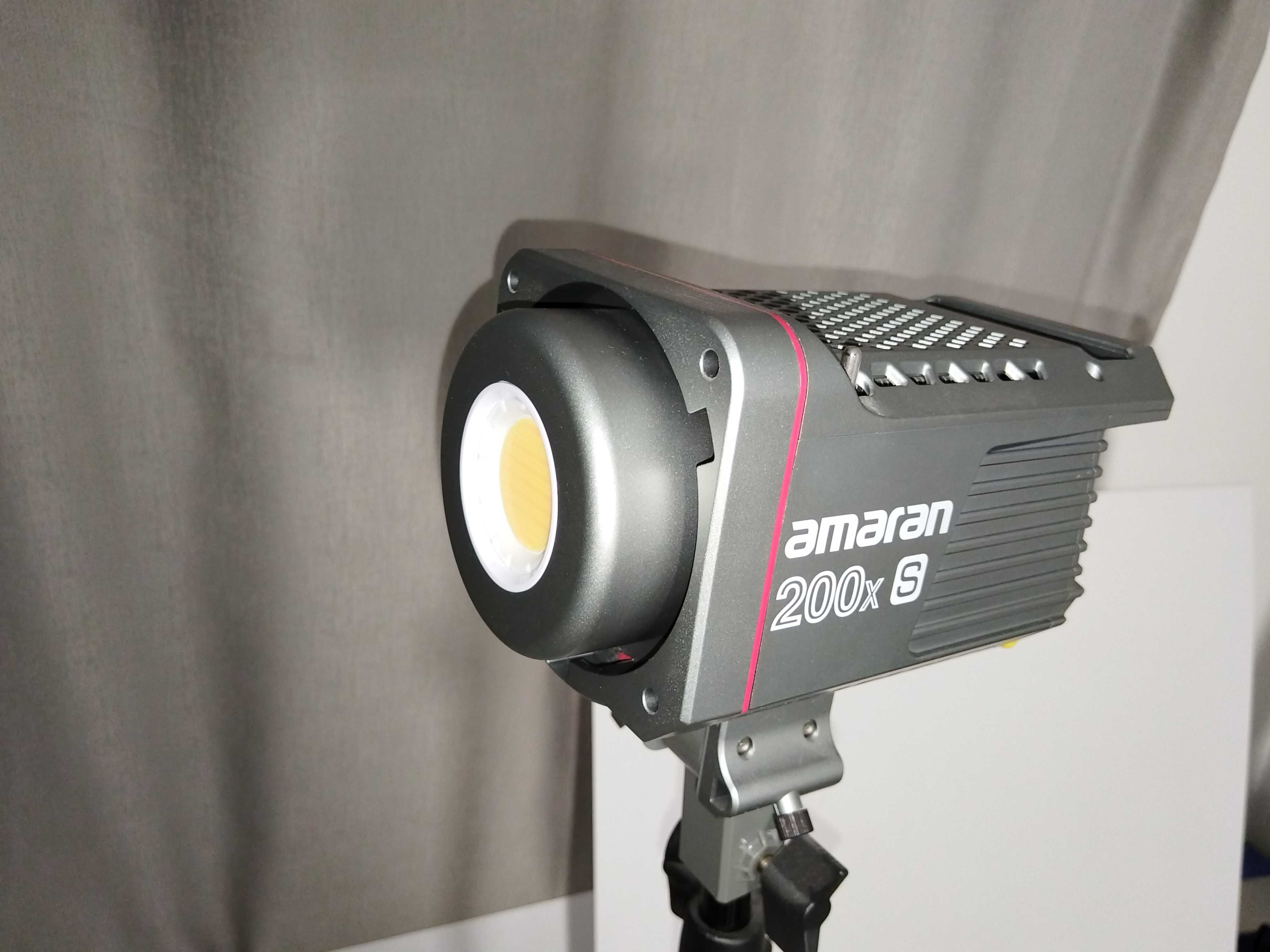 Светодиодный осветитель Aputure Amaran 200x S Bi-Color,Октобокс,Стойка