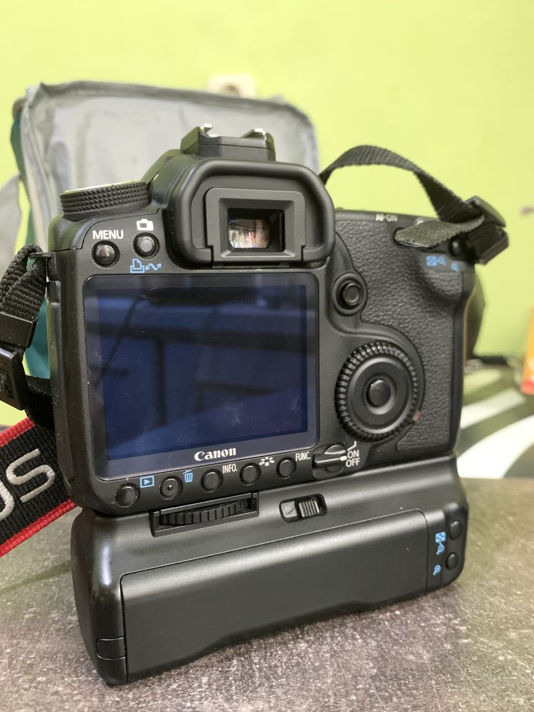 Canon 50D зеркальный фотоаппарат в комплекте