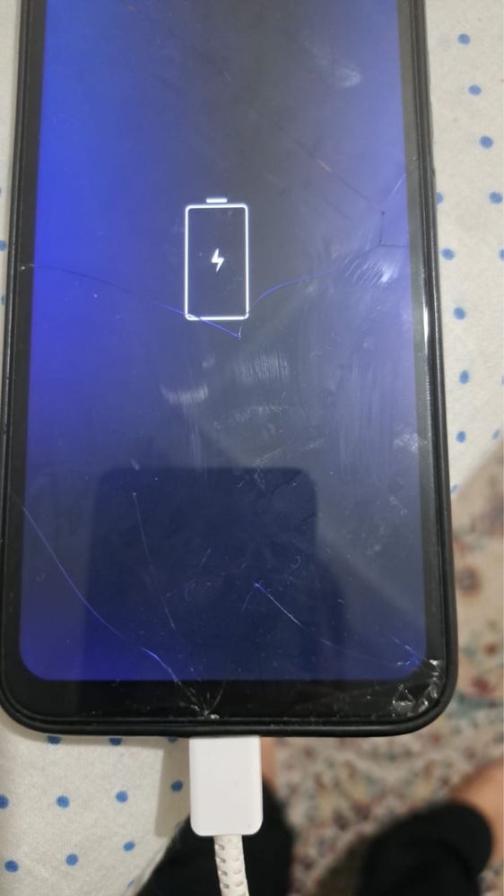 Продам Redmi 9 , 32 гб , в рабочем состоянии, но есть трещины на экран