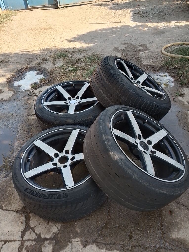 Продам диски Vossen R18