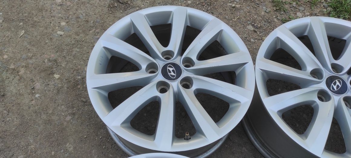 Комплект оригинальных дисков R17. Kia. Hyundai