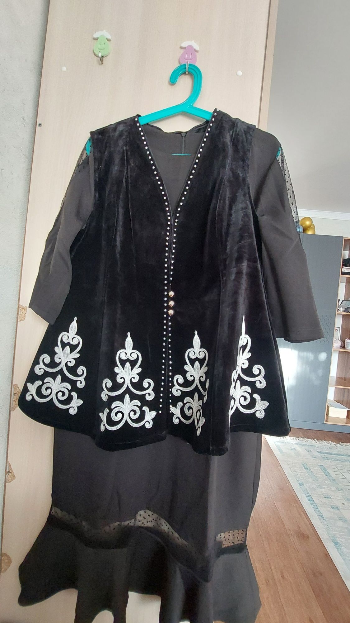 Платье с камзолом