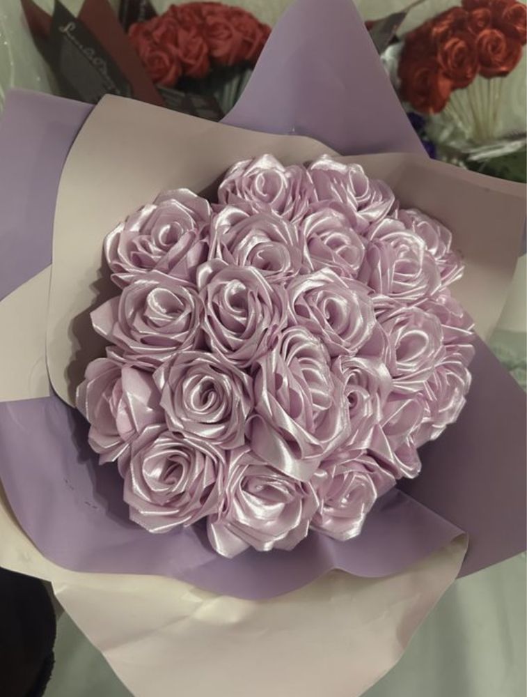 Розы из атластных лент