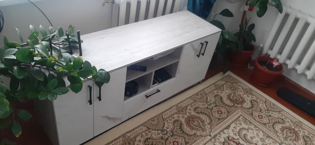 Подставка под телевизор