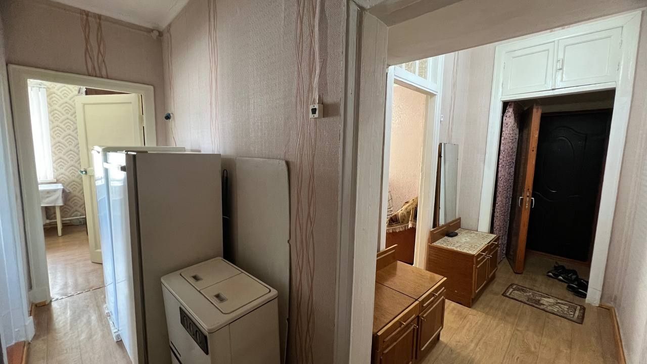 Продаётся 2х комнатная в деревянном доме Холмецкого 74 на 1 этаже
