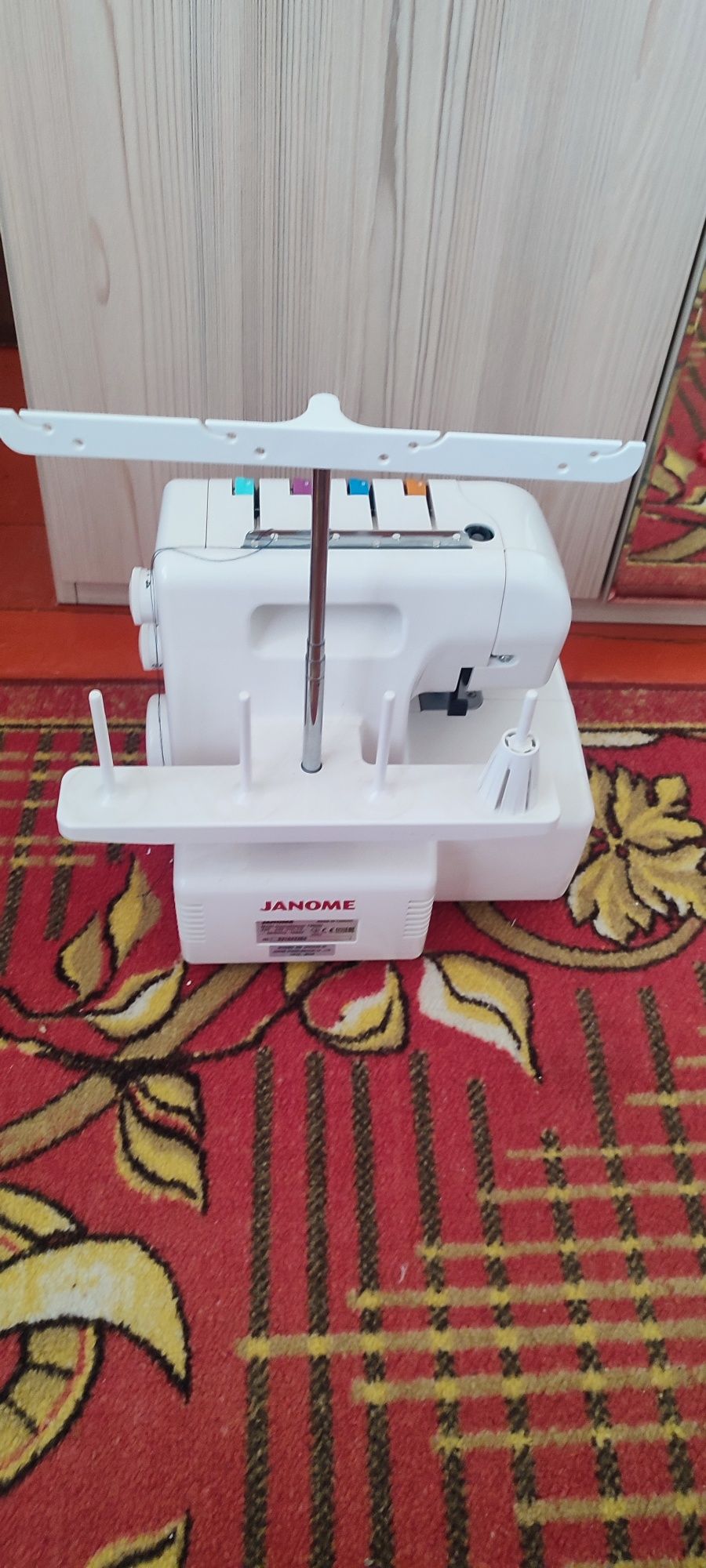 Продаётся аберлок швейная машинка