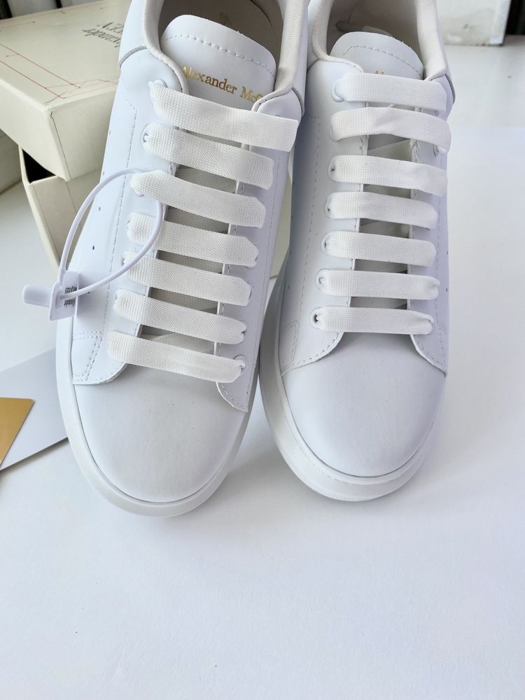 Продам крассовки Alexander McQueen премиум качества