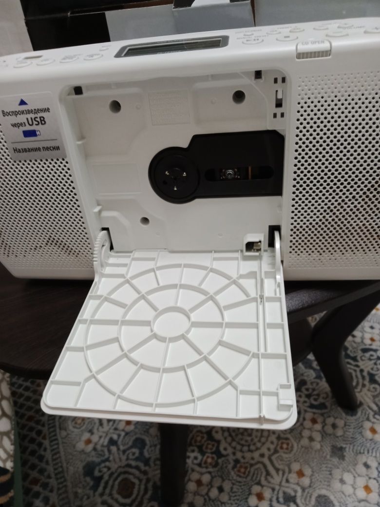Продам персональую аудиосистему Sony. Отличное состояние.