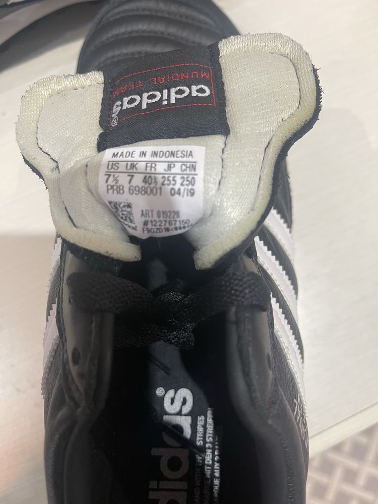 Футбольные сороконожки Adidas Mundial