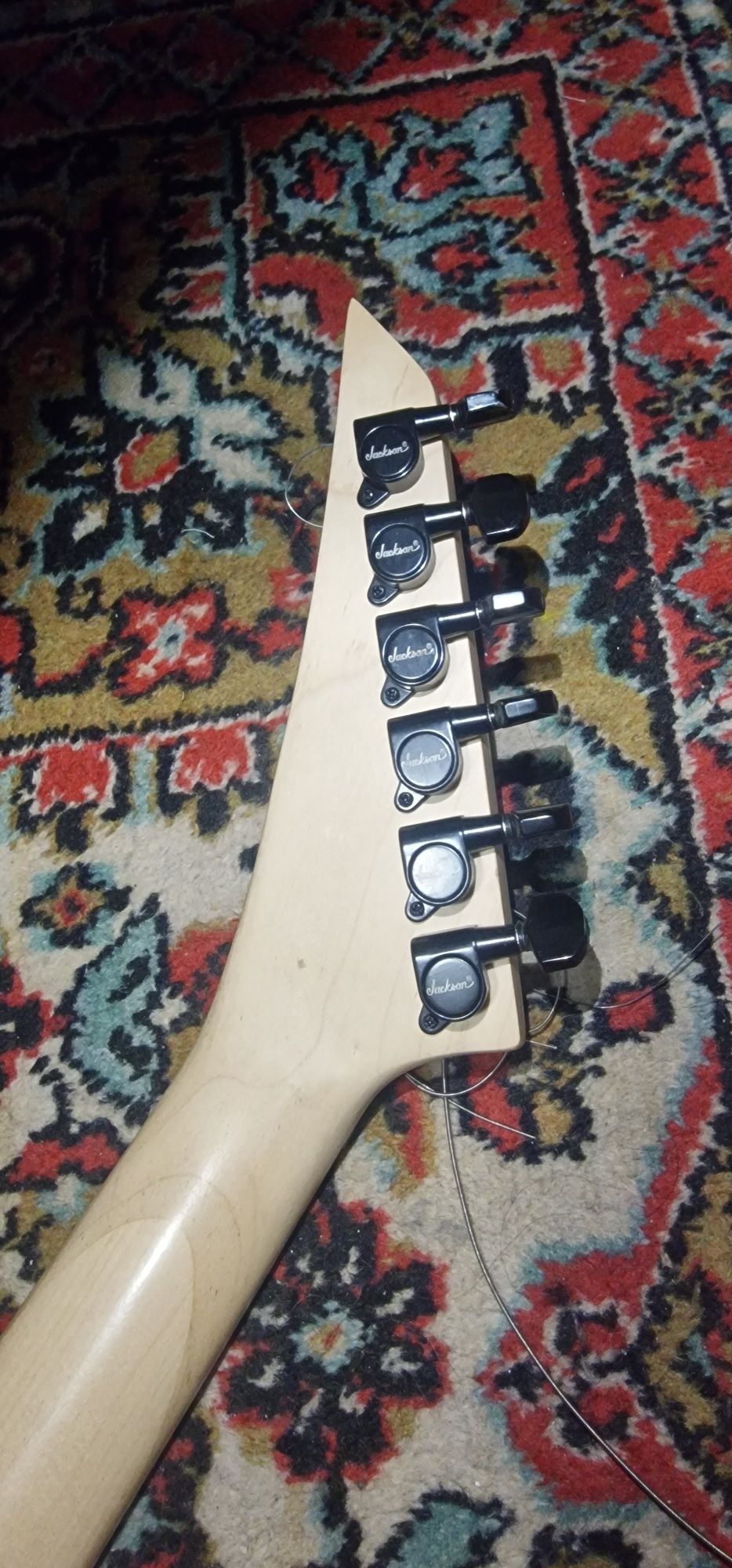 продам гитару Jackson JS Series Dinky Arch Top JS32Q