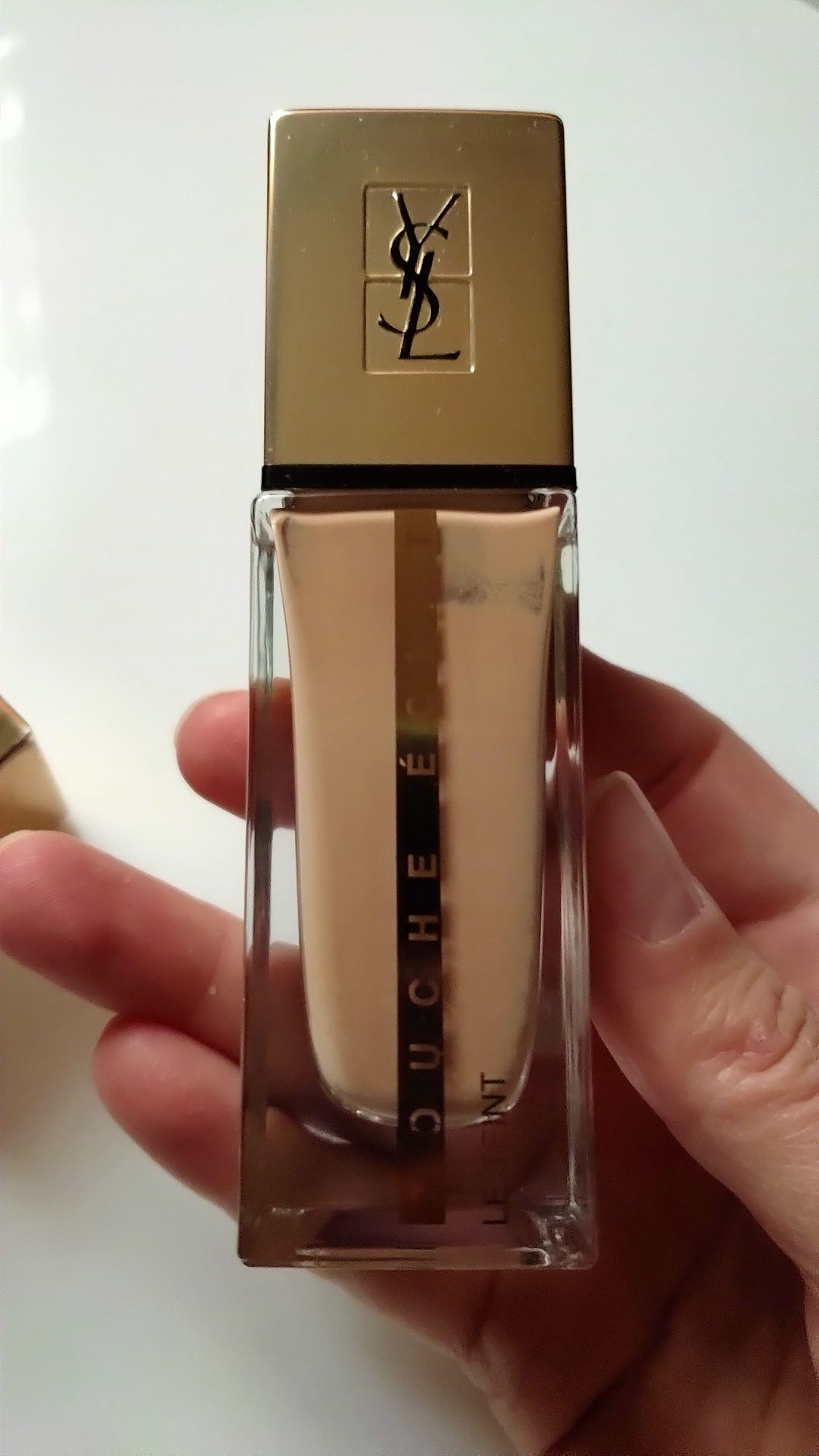Тоналка Touche éclat le teint от Yves Saint Laurent  тон B10
