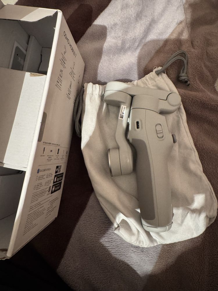 Продам стабилизатор DJI osmo mobile 7