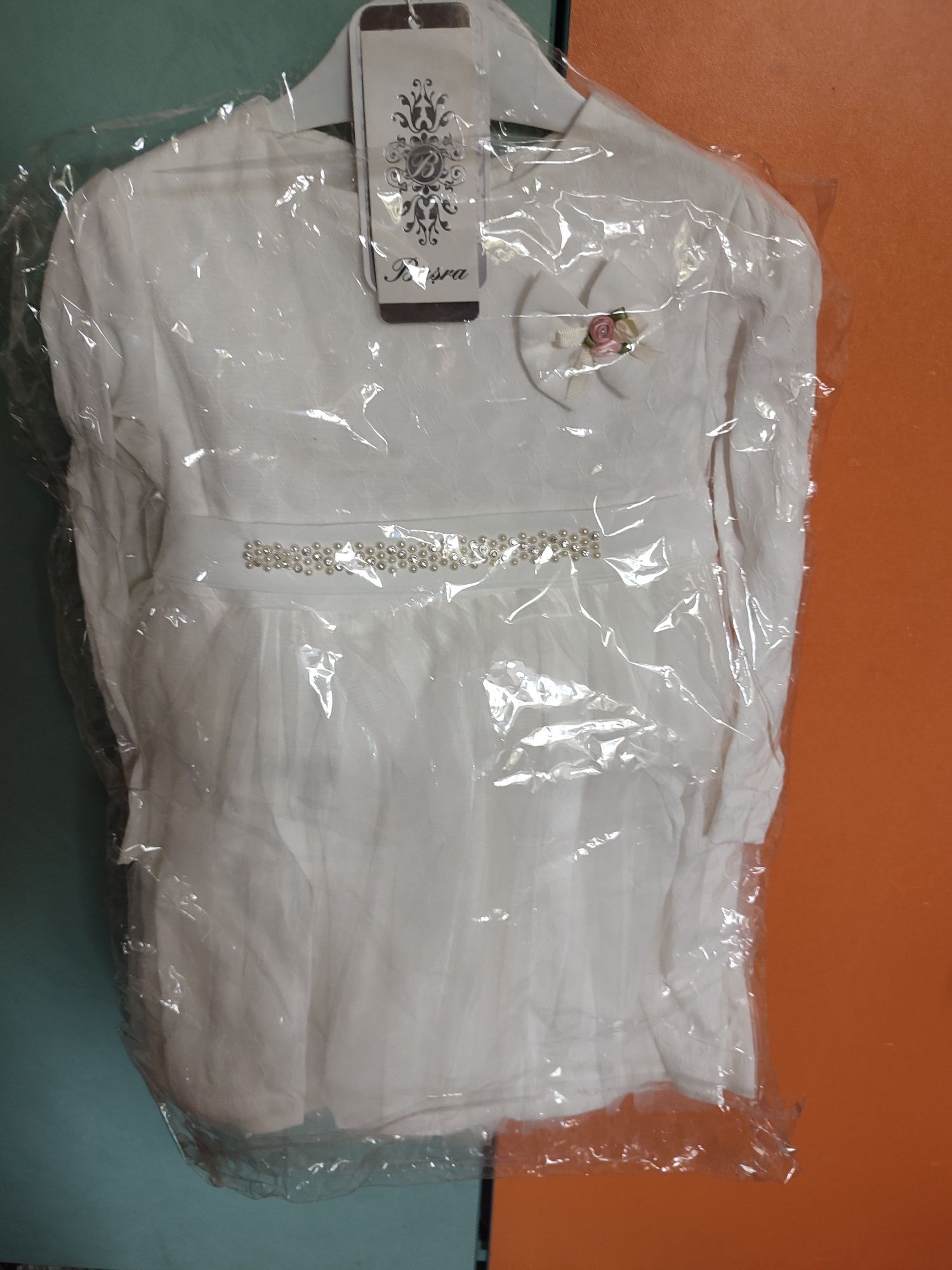 Продам новые детские платьишки .
