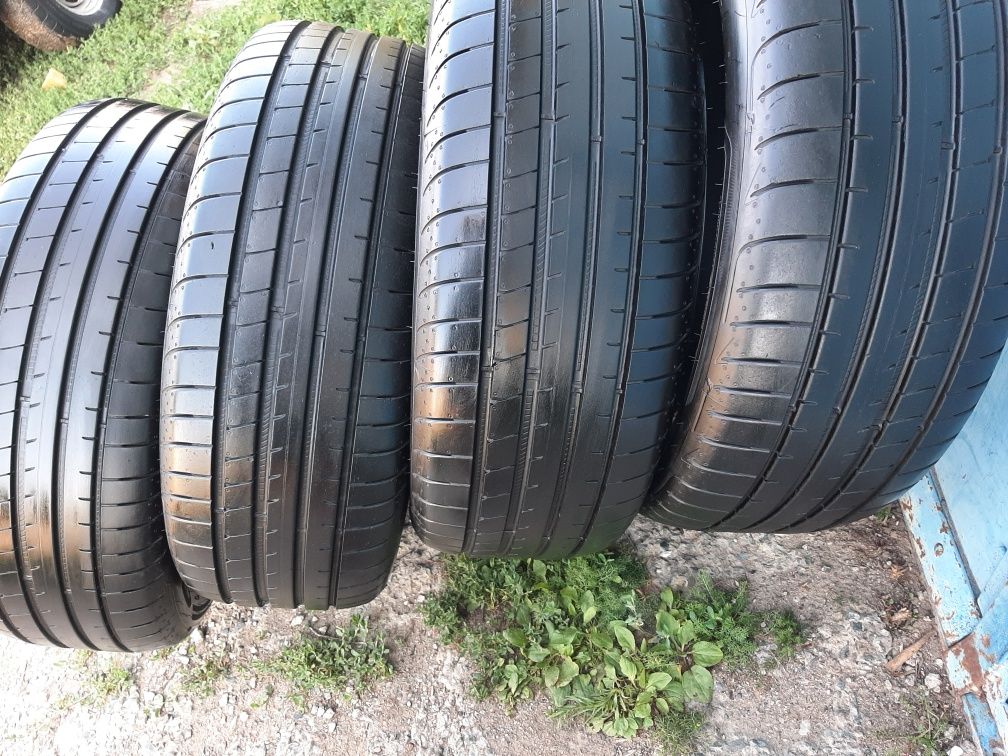 Продам шины 235/55/19 гудиер