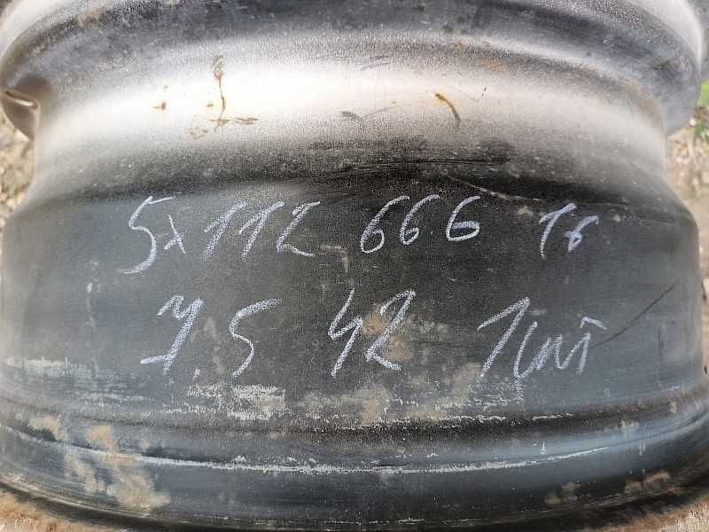 Продам оригинальный металлический диск на Mercedes 211.