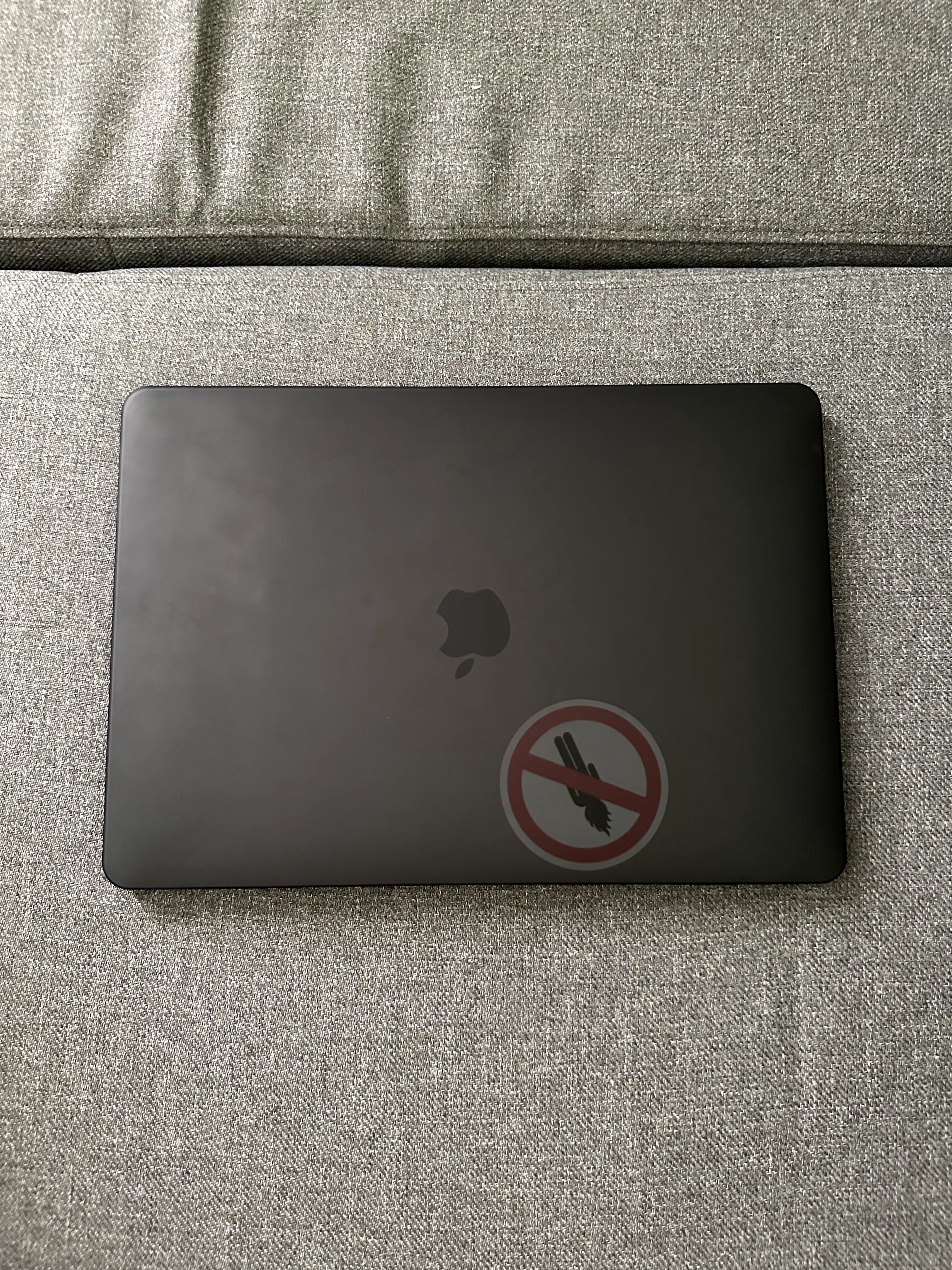 MacBook Pro 2020 13 Intel i5 256GB