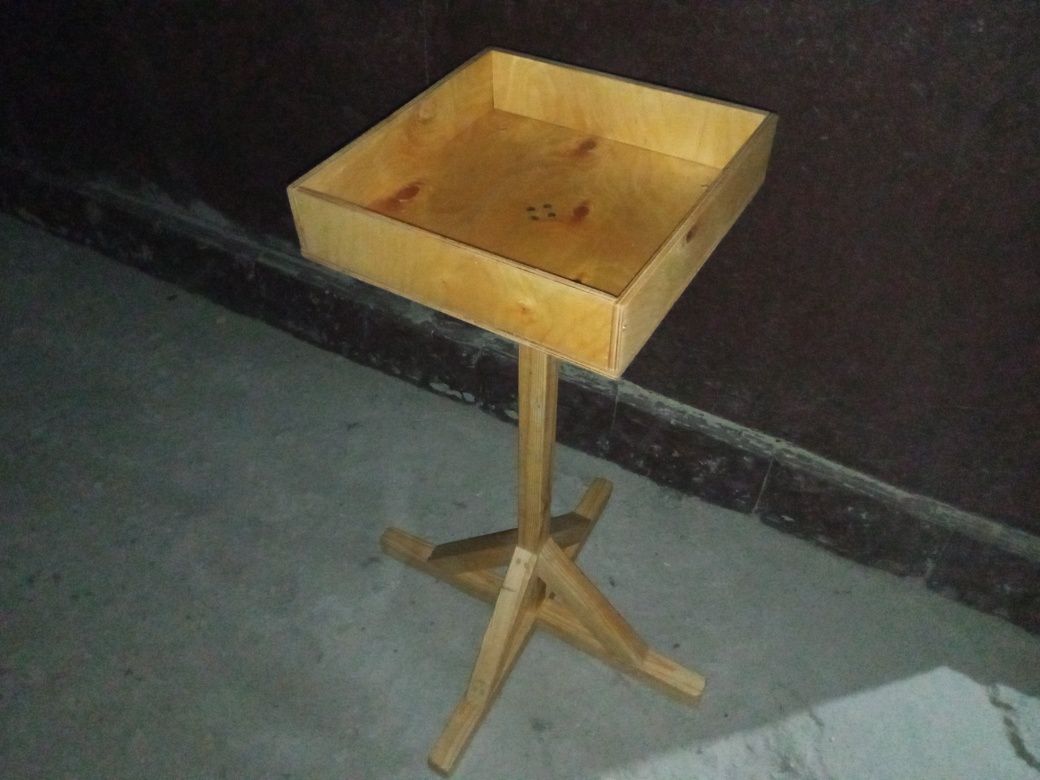 Комушка с подставкой для птиц
