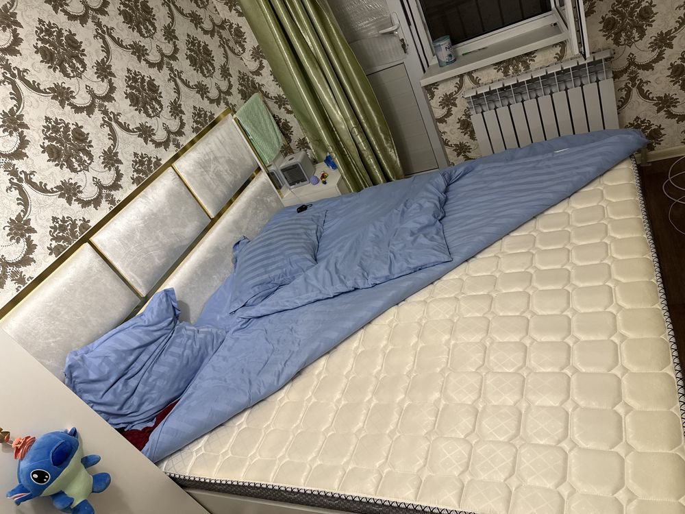 Кровать и + матрас